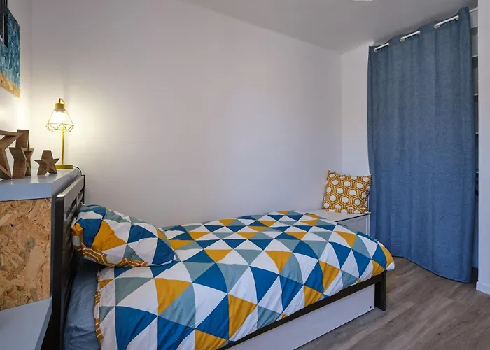 Apartment Magnifique*t4*centre Ville*wifi*billard*netflix* Limoux